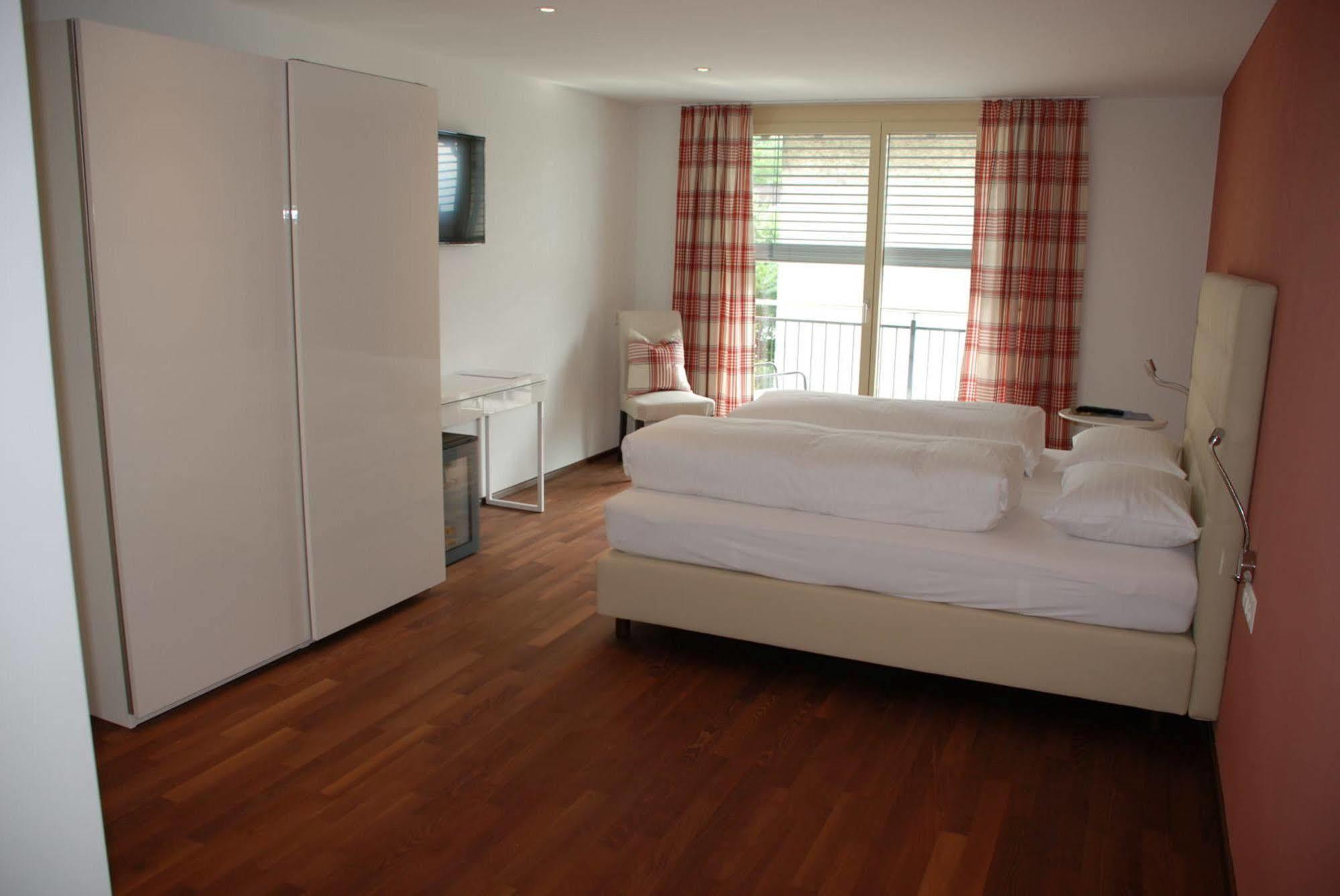Nendeln Hotel Weinstube מראה חיצוני תמונה