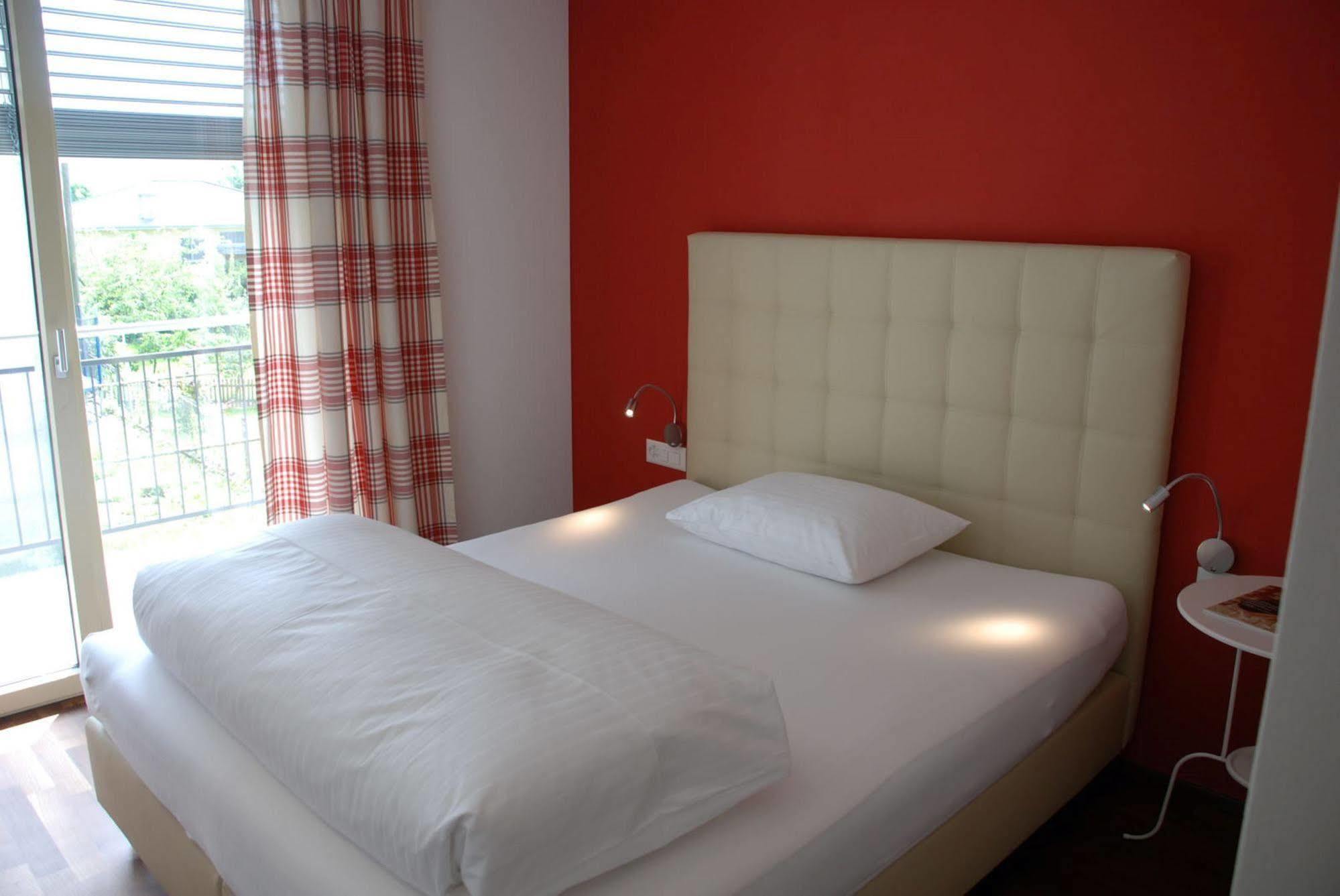 Nendeln Hotel Weinstube מראה חיצוני תמונה