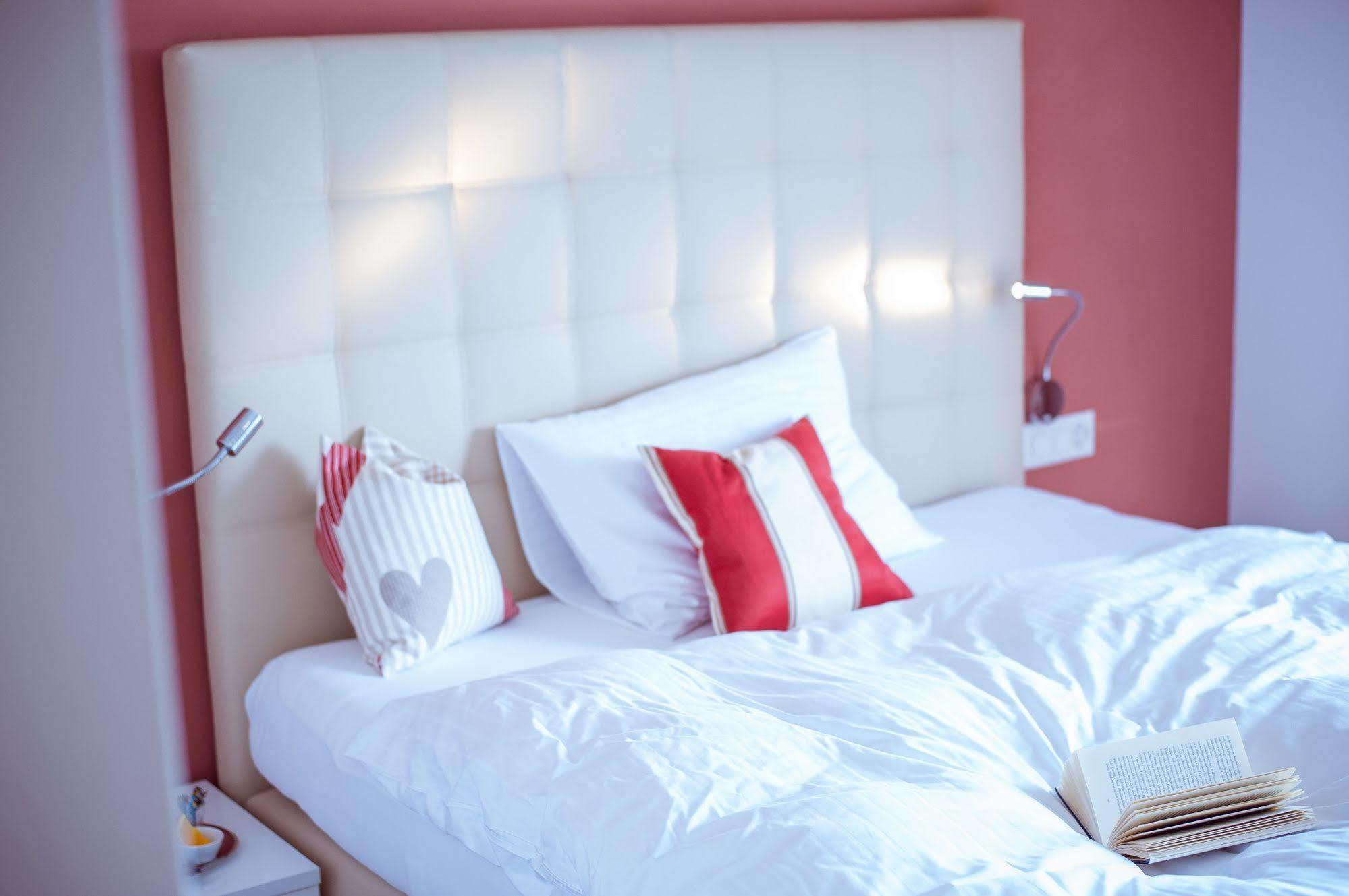 Nendeln Hotel Weinstube מראה חיצוני תמונה